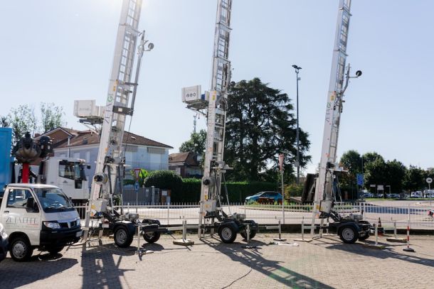 Noleggio elevatore trainato Milano: versatile e agevole